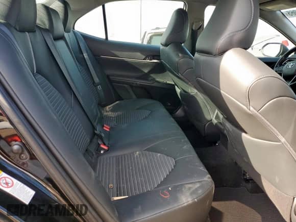 2019 Toyota Camry SE z VIN 4T1B11HK4KU713539, wystawiony jako Copart lot #82733965 z przebiegiem 52 275 mil mil oraz Szkoda całkowita • Salvage title. Historia ofert i sprzedaży dostępna na DreamBid. Obrazek 10.