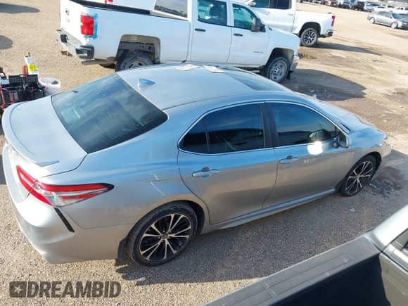 2019 Toyota Camry SE z VIN 4T1B11HK3KU755619, wystawiony jako IAAI lot #43322030 z przebiegiem 100 583 mil mil oraz . Historia ofert i sprzedaży dostępna na DreamBid. Obrazek 14.