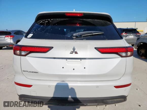 2024 Mitsubishi Outlander ES with VIN JA4J3UA85RZ080874, listed as a Copart auction lot 64064695 with 26,635 mi miles and Salvage title. Bid and sale history available at DreamBid. Image 6.