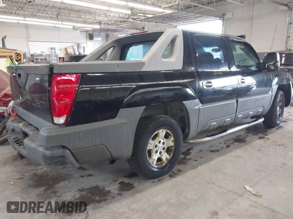 2002 Chevrolet Avalanche с VIN 3GNEC13TX2G107782, выставлен на аукционе IAAI как лот 43435600 с пробегом 259 005 миль миль и . История ставок и продаж доступна на DreamBid. Изображение 4.