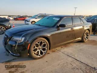 2018 Chrysler 300 Touring L z VIN 2C3CCAAG6JH250172, wystawiony jako Copart lot #80281415 z przebiegiem 143 433 mil mil oraz Szkoda całkowita • Salvage title. Historia ofert i sprzedaży dostępna na DreamBid. Obrazek 1.