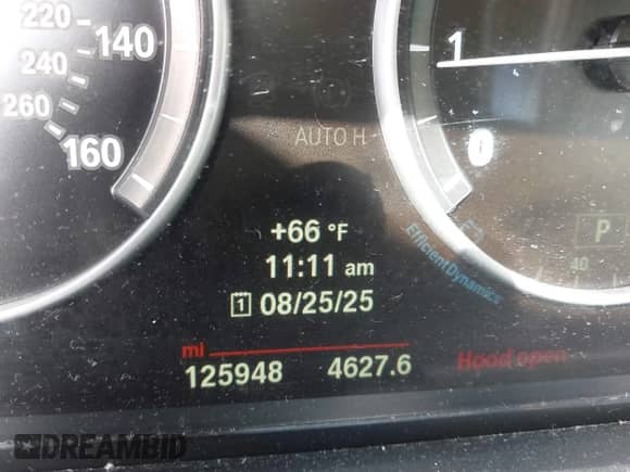 2014 BMW 5 Series 528i xDrive z VIN WBA5A7C57ED614026, wystawiony jako IAAI lot #43072437 z przebiegiem 125 948 mil mil oraz . Historia ofert i sprzedaży dostępna na DreamBid. Obrazek 16.