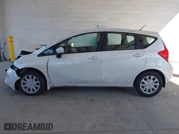 2015 Nissan Note SV z VIN 3N1CE2CPXFL356621, wystawiony jako IAAI lot #43240118 z przebiegiem 143 657 mil mil oraz . Historia ofert i sprzedaży dostępna na DreamBid. Obrazek 15.