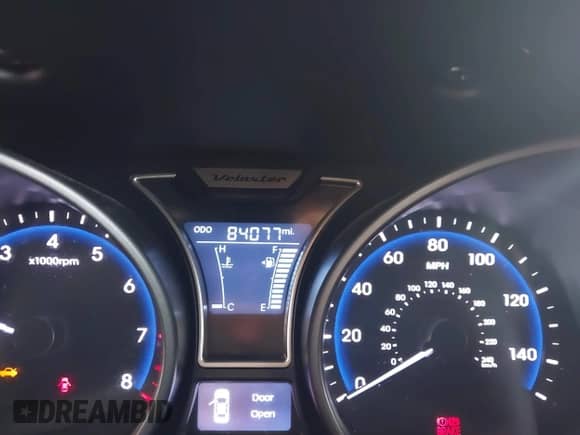 2013 Hyundai Veloster Turbo с VIN KMHTC6AEXDU167848, выставлен на аукционе IAAI как лот 43353403 с пробегом 84 077 миль миль и . История ставок и продаж доступна на DreamBid. Изображение 16.