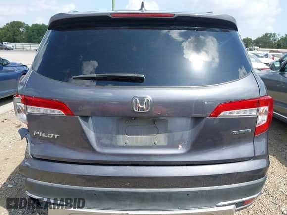 2019 Honda Pilot Touring 8-Passenger z VIN 5FNYF5H93KB010964, wystawiony jako IAAI lot #42743156 z przebiegiem 270 017 mil mil oraz . Historia ofert i sprzedaży dostępna na DreamBid. Obrazek 15.