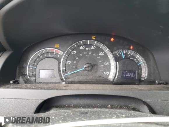 2013 Toyota Camry SE z VIN 4T1BF1FK2DU211457, wystawiony jako Copart lot #80587885 z przebiegiem 119 291 mil mil oraz Czysty tytuł • Clean title. Historia ofert i sprzedaży dostępna na DreamBid. Obrazek 9.