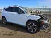 2024 Hyundai Kona N Line z VIN KM8HACA39RU087330, wystawiony jako Copart lot #81424844 z przebiegiem 15 844 mil mil oraz Nie do naprawy • Non repairable. Historia ofert i sprzedaży dostępna na DreamBid. Obrazek 4.