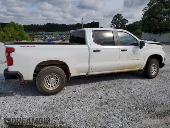 2019 Chevrolet Silverado 1500 Work Truck z VIN 1GCUYAEF0KZ233887, wystawiony jako Copart lot #56918945 z przebiegiem 155 562 mil mil oraz Szkoda całkowita • Salvage title. Historia ofert i sprzedaży dostępna na DreamBid. Obrazek 3.