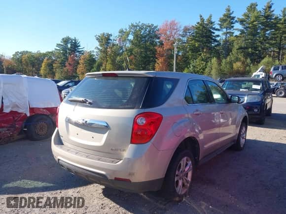 2011 Chevrolet Equinox LS with VIN 2CNFLCEC8B6405213, listed as a IAAI auction lot 43342528 with 101,121 mi miles and . Bid and sale history available at DreamBid. Image 4.