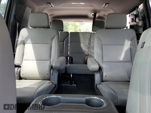 2022 Chevrolet Suburban с VIN 1GNSKDKL5NR276430, выставлен на аукционе Copart как лот 70253645 с пробегом 58 277 миль миль и Списание • Salvage title. История ставок и продаж доступна на DreamBid. Изображение 10.