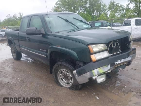 2004 Chevrolet Silverado 2500HD LS with VIN 1GCHK29U04E108433, listed as a IAAI auction lot 42333021 with 227,565 mi miles and . Bid and sale history available at DreamBid. Image 1.