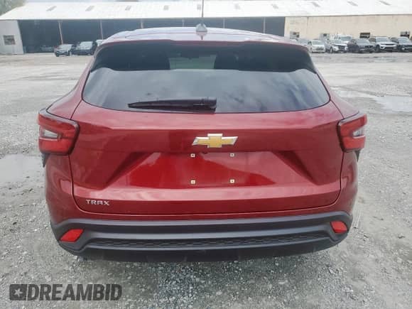 2024 Chevrolet Trax LS z VIN KL77LFE25RC213019, wystawiony jako Copart lot #81873955 z przebiegiem 19 063 mil mil oraz Szkoda całkowita • Salvage title. Historia ofert i sprzedaży dostępna na DreamBid. Obrazek 6.