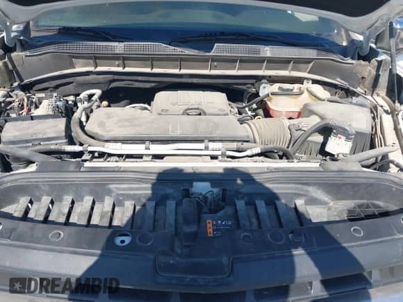 2019 Chevrolet Silverado 1500 LT z VIN 3GCPWCEK7KG143518, wystawiony jako IAAI lot #42954353 z przebiegiem Nie podano mil oraz . Historia ofert i sprzedaży dostępna na DreamBid. Obrazek 10.