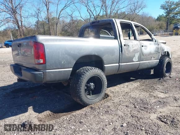 2005 Dodge 2500 SLT z VIN 3D7KS28C45G721055, wystawiony jako IAAI lot #41356713 z przebiegiem Nie podano mil oraz . Historia ofert i sprzedaży dostępna na DreamBid. Obrazek 4.