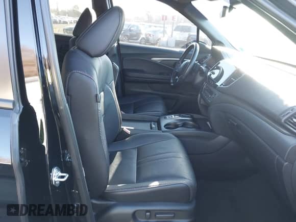 2022 Honda Pilot TrailSport with VIN 5FNYF6H86NB079584, listed as a IAAI auction lot 41099964 with 17,343 mi miles and . Bid and sale history available at DreamBid. Image 5.