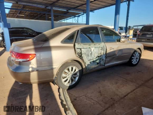2007 Hyundai Azera SE с VIN KMHFC46F87A187749, выставлен на аукционе Copart как лот 80725305 с пробегом 121 197 миль миль и Списание • Salvage title. История ставок и продаж доступна на DreamBid. Изображение 3.