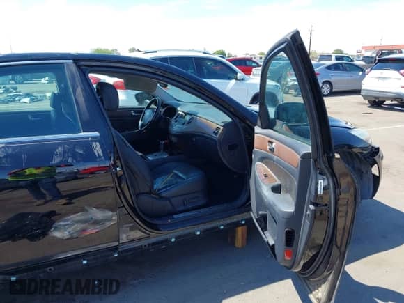2009 Hyundai Genesis с VIN KMHGC46EX9U017096, выставлен на аукционе IAAI как лот 43135042 с пробегом 143 878 миль миль и . История ставок и продаж доступна на DreamBid. Изображение 5.
