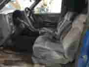 2000 Chevrolet S-10 LS z VIN 1GCDT19W7YK218913, wystawiony jako Copart lot #82055385 z przebiegiem 151 665 mil mil oraz Szkoda całkowita • Salvage title. Historia ofert i sprzedaży dostępna na DreamBid. Obrazek 7.