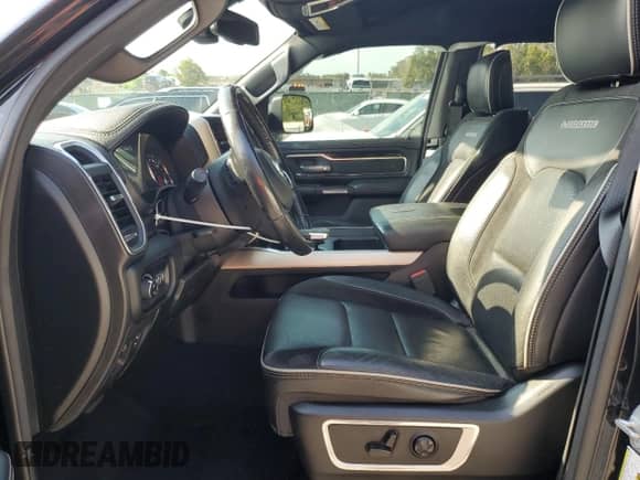 2019 Ram 1500 Laramie z VIN 1C6SRFDT3KN577222, wystawiony jako Copart lot #70502125 z przebiegiem 120 417 mil mil oraz Nie do naprawy • Non repairable. Historia ofert i sprzedaży dostępna na DreamBid. Obrazek 7.