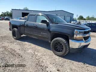 2016 Chevrolet Silverado 1500 LT z VIN 1GCVKRECXGZ385371, wystawiony jako Copart lot #71149615 z przebiegiem 113 199 mil mil oraz Szkoda całkowita • Salvage title. Historia ofert i sprzedaży dostępna na DreamBid. Obrazek 4.