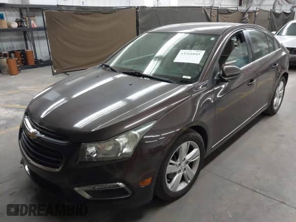 2015 Chevrolet Cruze Diesel z VIN 1G1P75SZ7F7215841, wystawiony jako IAAI lot #43261045 z przebiegiem 135 686 mil mil oraz . Historia ofert i sprzedaży dostępna na DreamBid. Obrazek 17.