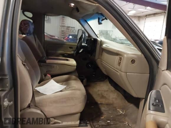 2007 Chevrolet Silverado 2500HD LT3 z VIN 1GCHK23U47F156184, wystawiony jako IAAI lot #41434700 z przebiegiem 284 091 mil mil oraz . Historia ofert i sprzedaży dostępna na DreamBid. Obrazek 5.