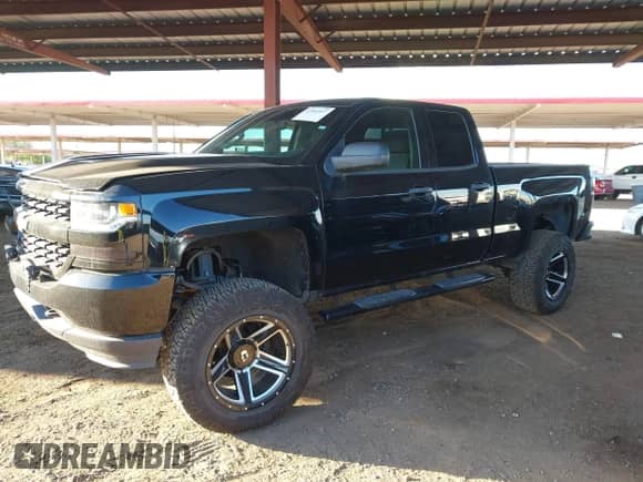 2017 Chevrolet Silverado 1500 Custom с VIN 1GCRCPEH7HZ132377, выставлен на аукционе IAAI как лот 43165927 с пробегом 88 671 миль миль и . История ставок и продаж доступна на DreamBid. Изображение 14.