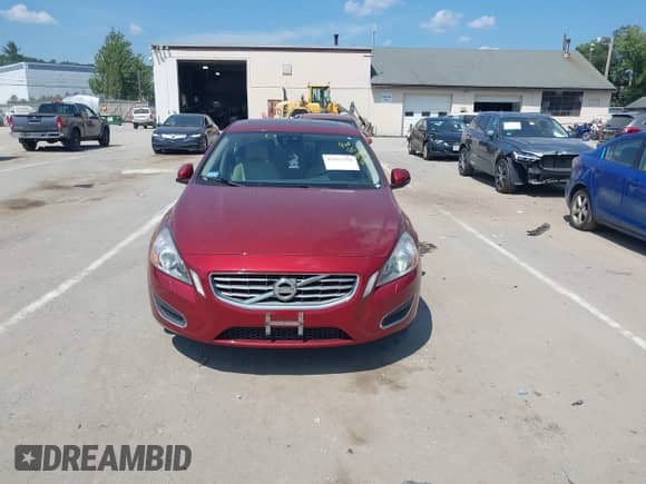 2012 Volvo S60 T6 с VIN YV1902FHXC2135120, выставлен на аукционе IAAI как лот 42952256 с пробегом 161 343 миль миль и . История ставок и продаж доступна на DreamBid. Изображение 9.