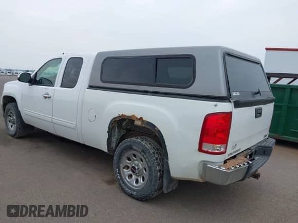 2013 GMC Sierra 1500 SL z VIN 1GTR2UEA3DZ404468, wystawiony jako IAAI lot #42425822 z przebiegiem 207 909 mil mil oraz . Historia ofert i sprzedaży dostępna na DreamBid. Obrazek 3.