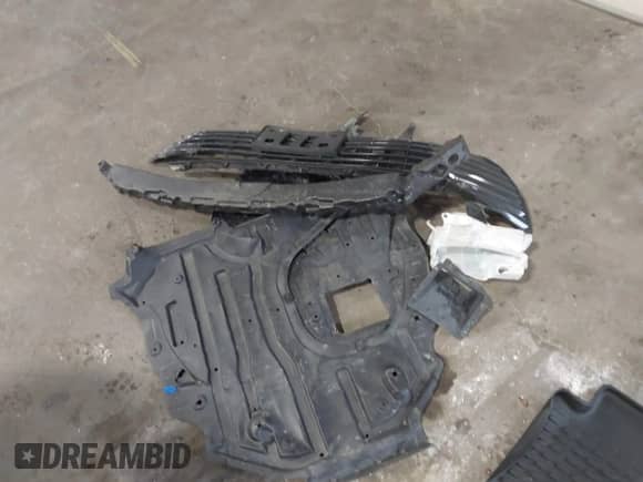 2019 Toyota Camry SE z VIN 4T1B11HK8KU734314, wystawiony jako IAAI lot #42782748 z przebiegiem 48 451 mil mil oraz . Historia ofert i sprzedaży dostępna na DreamBid. Obrazek 12.