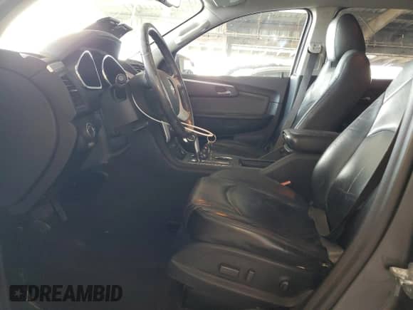 2010 Chevrolet Traverse 2LT z VIN 1GNLVGED6AS127030, wystawiony jako Copart lot #81264335 z przebiegiem 158 194 mil mil oraz Szkoda całkowita • Salvage title. Historia ofert i sprzedaży dostępna na DreamBid. Obrazek 7.