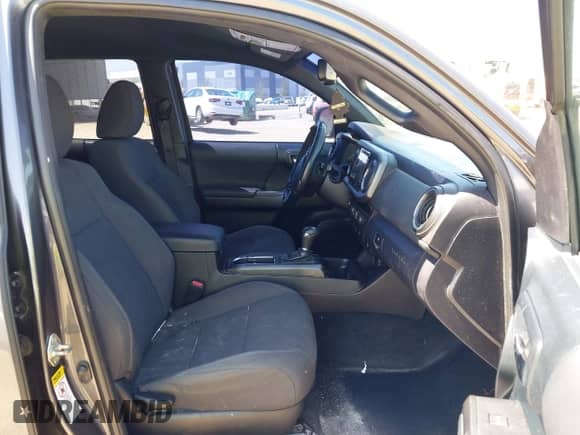 2016 Toyota Tacoma SR5 с VIN 3TMAZ5CN5GM003708, выставлен на аукционе IAAI как лот 43110307 с пробегом 111 537 миль миль и . История ставок и продаж доступна на DreamBid. Изображение 5.