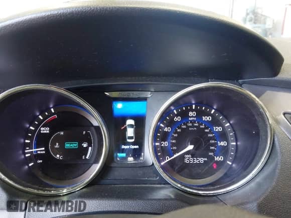 2011 Hyundai Sonata Hybrid z VIN KMHEC4A43BA007006, wystawiony jako IAAI lot #42820962 z przebiegiem 169 328 mil mil oraz . Historia ofert i sprzedaży dostępna na DreamBid. Obrazek 7.