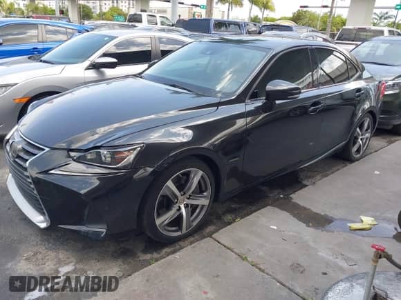 2019 Lexus IS 300 z VIN JTHBA1D28K5094060, wystawiony jako IAAI lot #43096376 z przebiegiem 49 679 mil mil oraz . Historia ofert i sprzedaży dostępna na DreamBid. Obrazek 2.