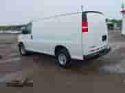 2024 Chevrolet Express Cargo с VIN 1GCWGAFP0R1250412, выставлен на аукционе IAAI как лот 42251682 с пробегом 9 199 миль миль и . История ставок и продаж доступна на DreamBid. Изображение 3.