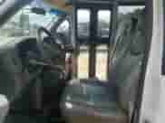 2003 Chevrolet Express Commercial DRW C7L z VIN 1GBJG31U931200249, wystawiony jako Copart lot #65116585 z przebiegiem 73 979 mil mil oraz Szkoda całkowita • Salvage title. Historia ofert i sprzedaży dostępna na DreamBid. Obrazek 7.