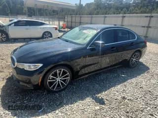 2021 BMW 3 Series 330i z VIN 3MW5R1J0XM8B51761, wystawiony jako Copart lot #71713245 z przebiegiem 140 659 mil mil oraz Szkoda całkowita • Salvage title. Historia ofert i sprzedaży dostępna na DreamBid. Obrazek 1.