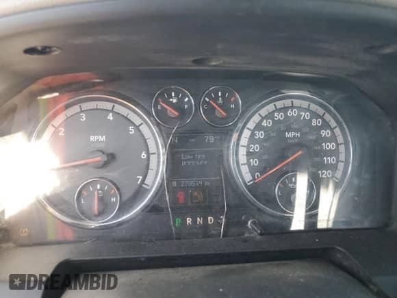 2009 Dodge 1500 SLT z VIN 1D3HB18T39S767254, wystawiony jako Copart lot #83926725 z przebiegiem 278 514 mil mil oraz Czysty tytuł • Clean title. Historia ofert i sprzedaży dostępna na DreamBid. Obrazek 9.