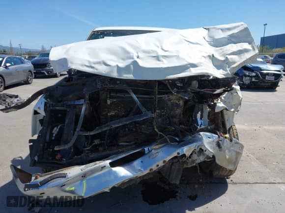 2000 Chevrolet Silverado 1500 with VIN 1GCEC14VXYE374932, listed as a IAAI auction lot 41981576 with Not provided miles and . Bid and sale history available at DreamBid. Image 13.