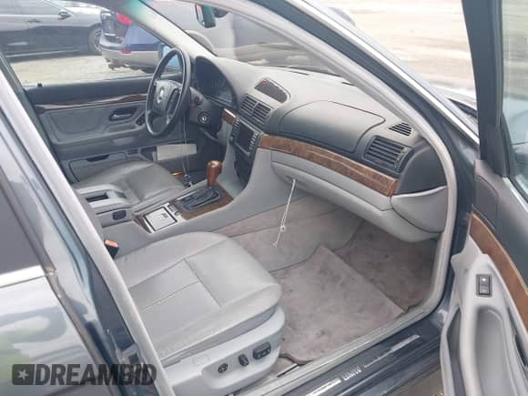 2001 BMW 7 Series 740i with VIN WBAGG834X1DN87354, listed as a IAAI auction lot 42749277 with Not provided miles and . Bid and sale history available at DreamBid. Image 5.