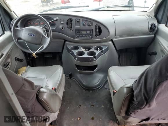 2007 Ford Econoline Cargo Commercial с VIN 1FTNE14W27DA57914, выставлен на аукционе Copart как лот 81067525 с пробегом Не указан миль и Чистый • Clean title. История ставок и продаж доступна на DreamBid. Изображение 8.