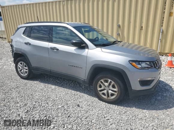 2018 Jeep Compass Sport z VIN 3C4NJDAB8JT252917, wystawiony jako Copart lot #68512045 z przebiegiem 107 350 mil mil oraz Szkoda całkowita • Salvage title. Historia ofert i sprzedaży dostępna na DreamBid. Obrazek 4.