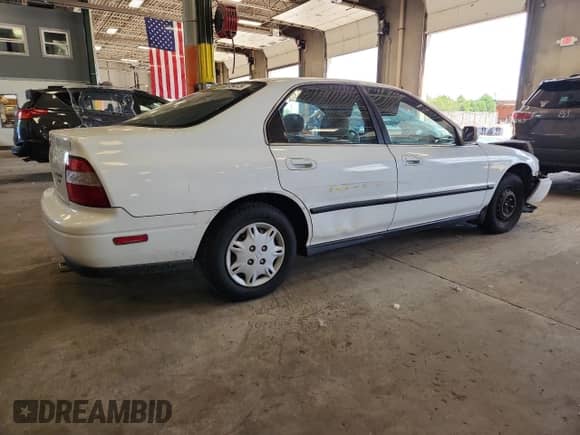 1995 Honda Accord LX z VIN 1HGCD563XSA021839, wystawiony jako Copart lot #65275475 z przebiegiem 152 067 mil mil oraz Szkoda całkowita • Salvage title. Historia ofert i sprzedaży dostępna na DreamBid. Obrazek 3.