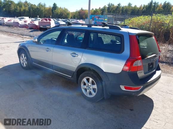2008 Volvo XC70 with VIN YV4BZ982081019000, listed as a IAAI auction lot 43312934 with 151,615 mi miles and . Bid and sale history available at DreamBid. Image 3.