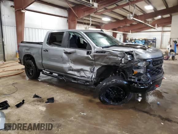 2024 Chevrolet Silverado 1500 Custom Trail Boss with VIN 3GCUDCED5RG218267, listed as a Copart auction lot 59490275 with 18,515 mi miles and Non repairable. Bid and sale history available at DreamBid. Image 4.