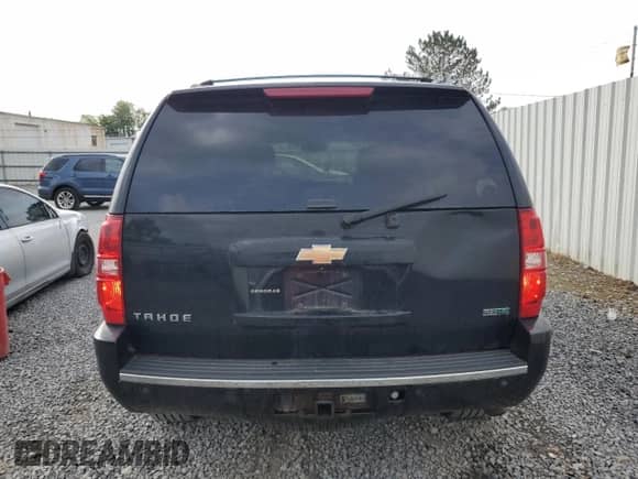 2010 Chevrolet Tahoe LTZ с VIN 1GNUKCE03AR279891, выставлен на аукционе Copart как лот 59116705 с пробегом 284 851 миль миль и Чистый • Clean title. История ставок и продаж доступна на DreamBid. Изображение 6.