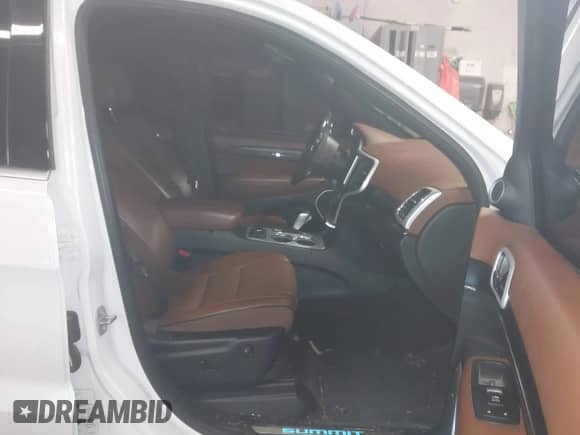 2018 Jeep Grand Cherokee Summit с VIN 1C4RJFJT4JC379861, выставлен на аукционе IAAI как лот 41959397 с пробегом 163 867 миль миль и . История ставок и продаж доступна на DreamBid. Изображение 5.