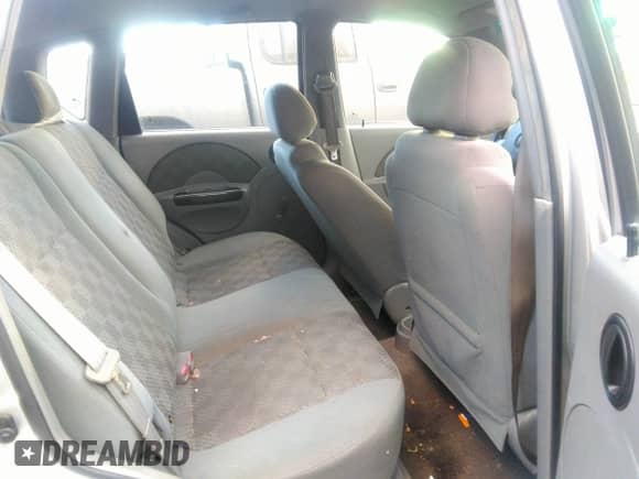 2005 Chevrolet Aveo LS с VIN KL1TD62605B402576, выставлен на аукционе IAAI как лот 41141586 с пробегом 133 609 миль миль и . История ставок и продаж доступна на DreamBid. Изображение 8.