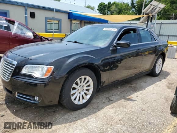 2013 Chrysler 300 with VIN 2C3CCAAG1DH573081, listed as a Copart auction lot 59273495 with 112,698 mi miles and Clean title. Bid and sale history available at DreamBid. Image 1.