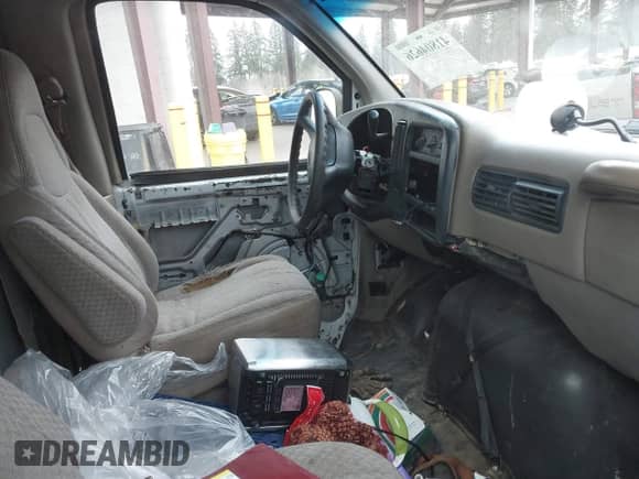 2000 Chevrolet Express с VIN 1GCHG39R1Y1158810, выставлен на аукционе IAAI как лот 41804626 с пробегом Не указан миль и . История ставок и продаж доступна на DreamBid. Изображение 5.